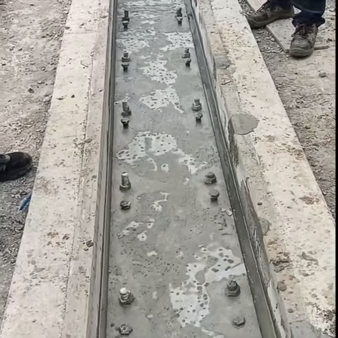 剑阁港口码头起重机龙门吊重型机械设备稳固用早强快凝轨道胶泥